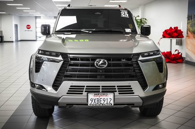 Used 2025 Lexus GX 550 AWD/4WD image 4