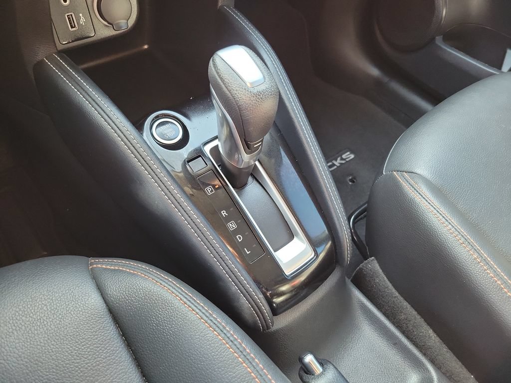 Used 2019 Nissan Kicks SR w/ SR Premium Package FWD image 30