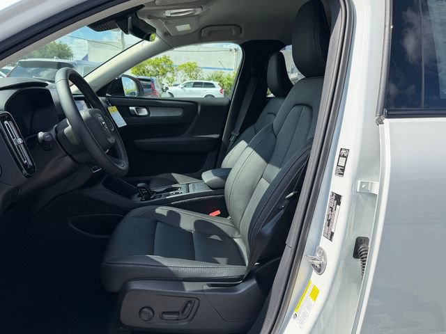 New 2026 Volvo XC40 B4 Core FWD image 12