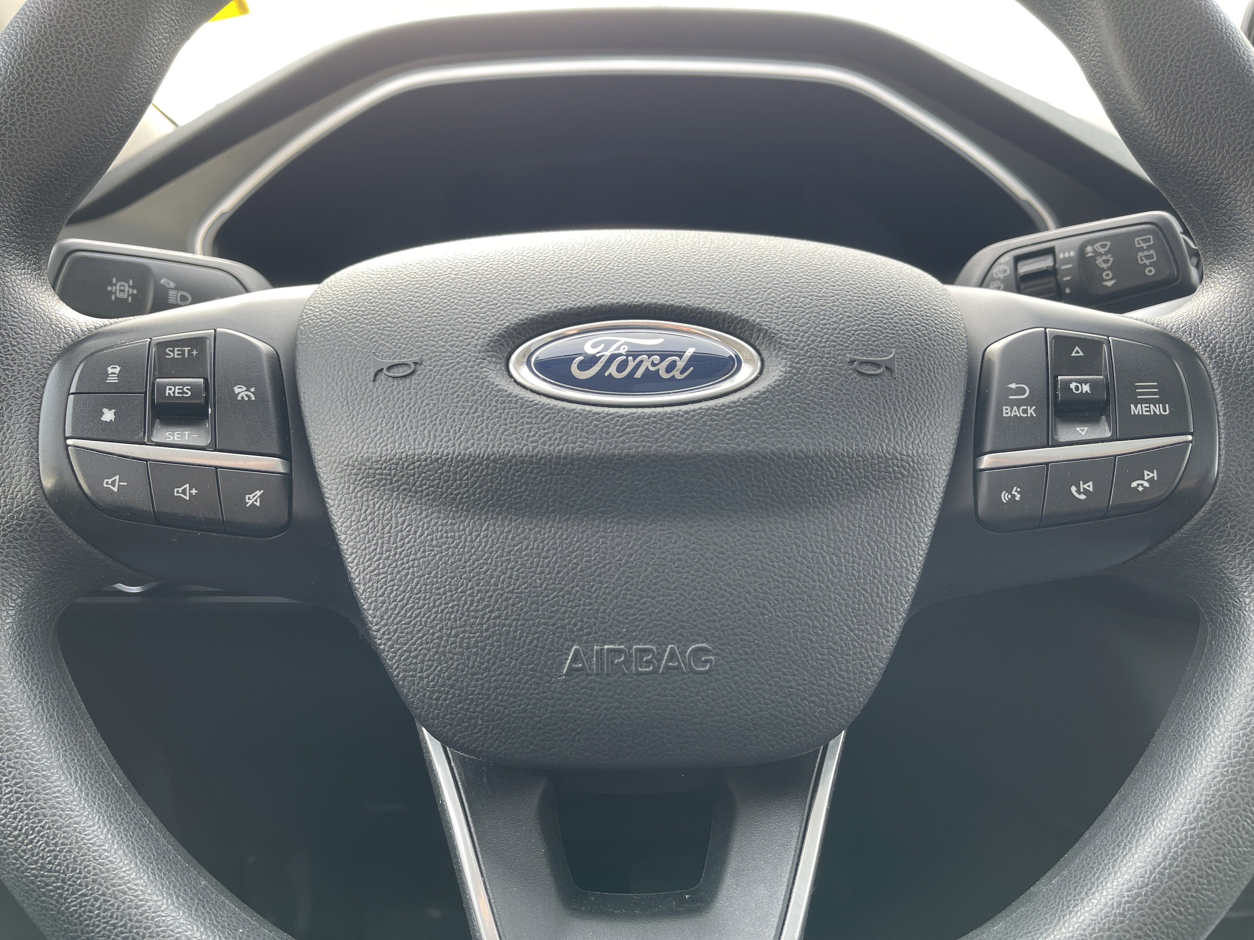 Used 2020 Ford Escape SE image 17
