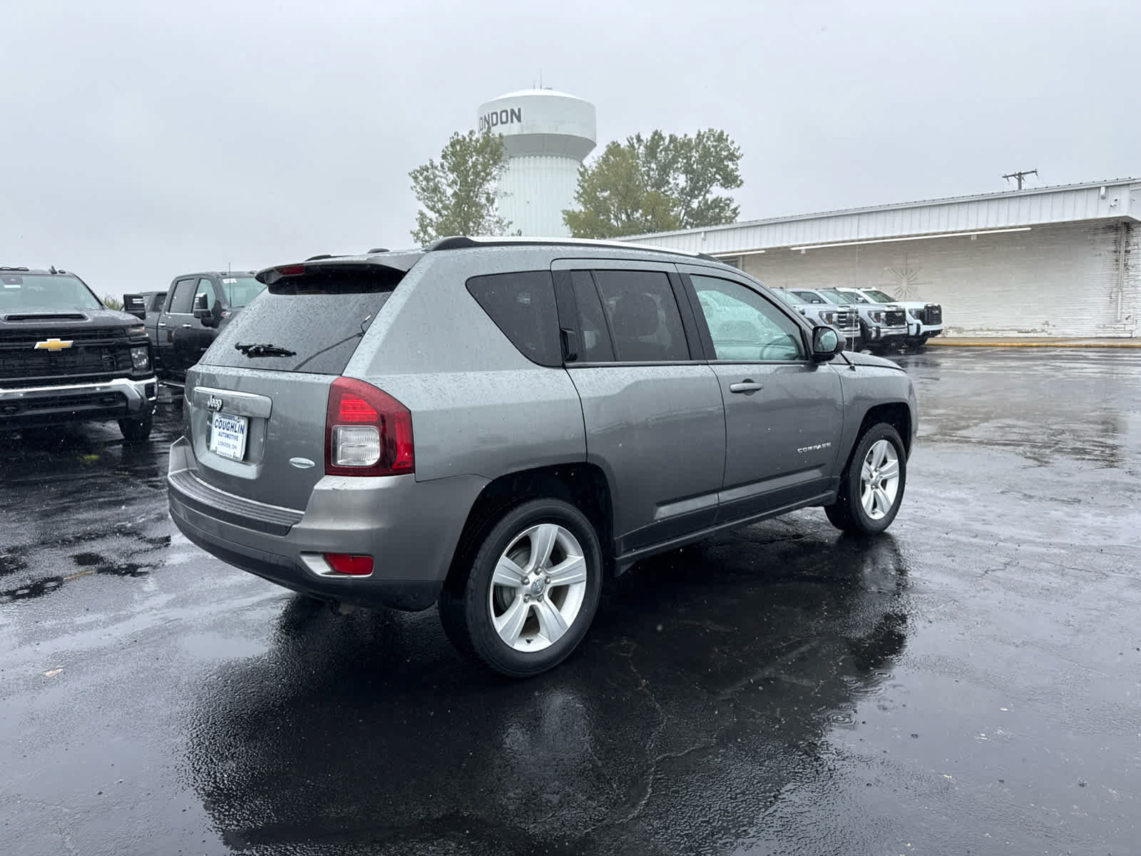 Used 2014 Jeep Compass Latitude FWD image 5