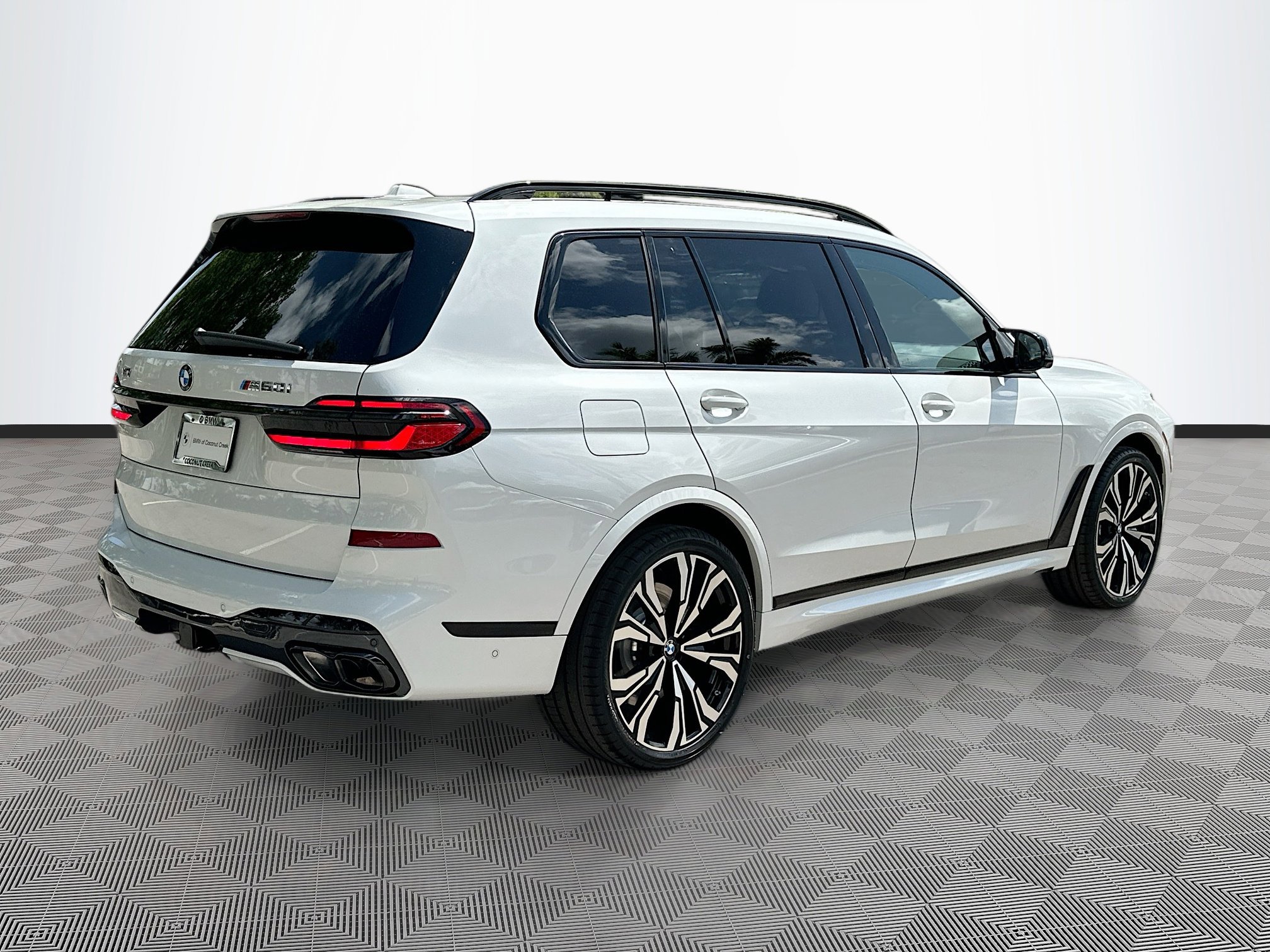 New 2026 BMW X7 M60i image 7