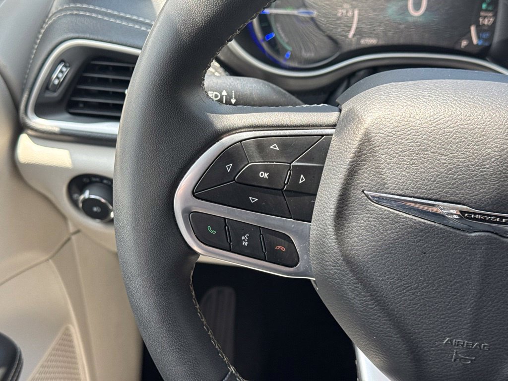 Used 2024 Chrysler Pacifica Limited FWD image 27