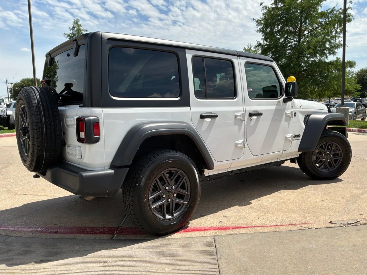 Used 2025 Jeep Wrangler Unlimited Sport AWD/4WD image 6