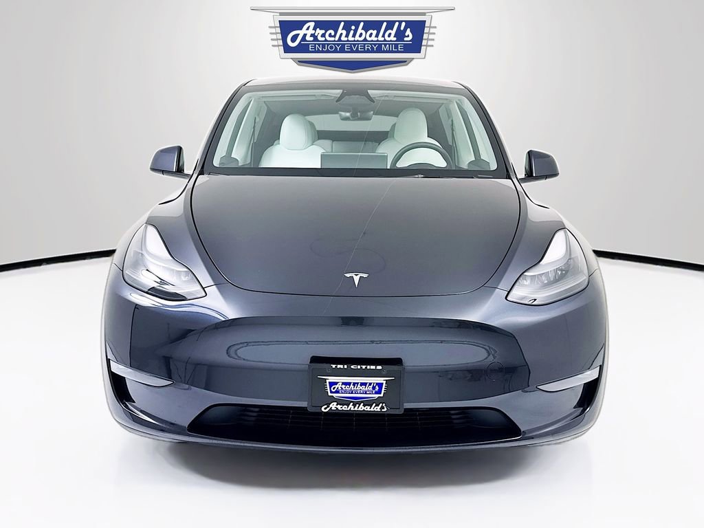 Used 2024 Tesla Model Y Long Range AWD/4WD image 2
