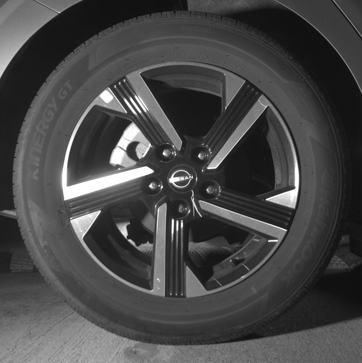 Used 2025 Nissan Sentra SV image 15