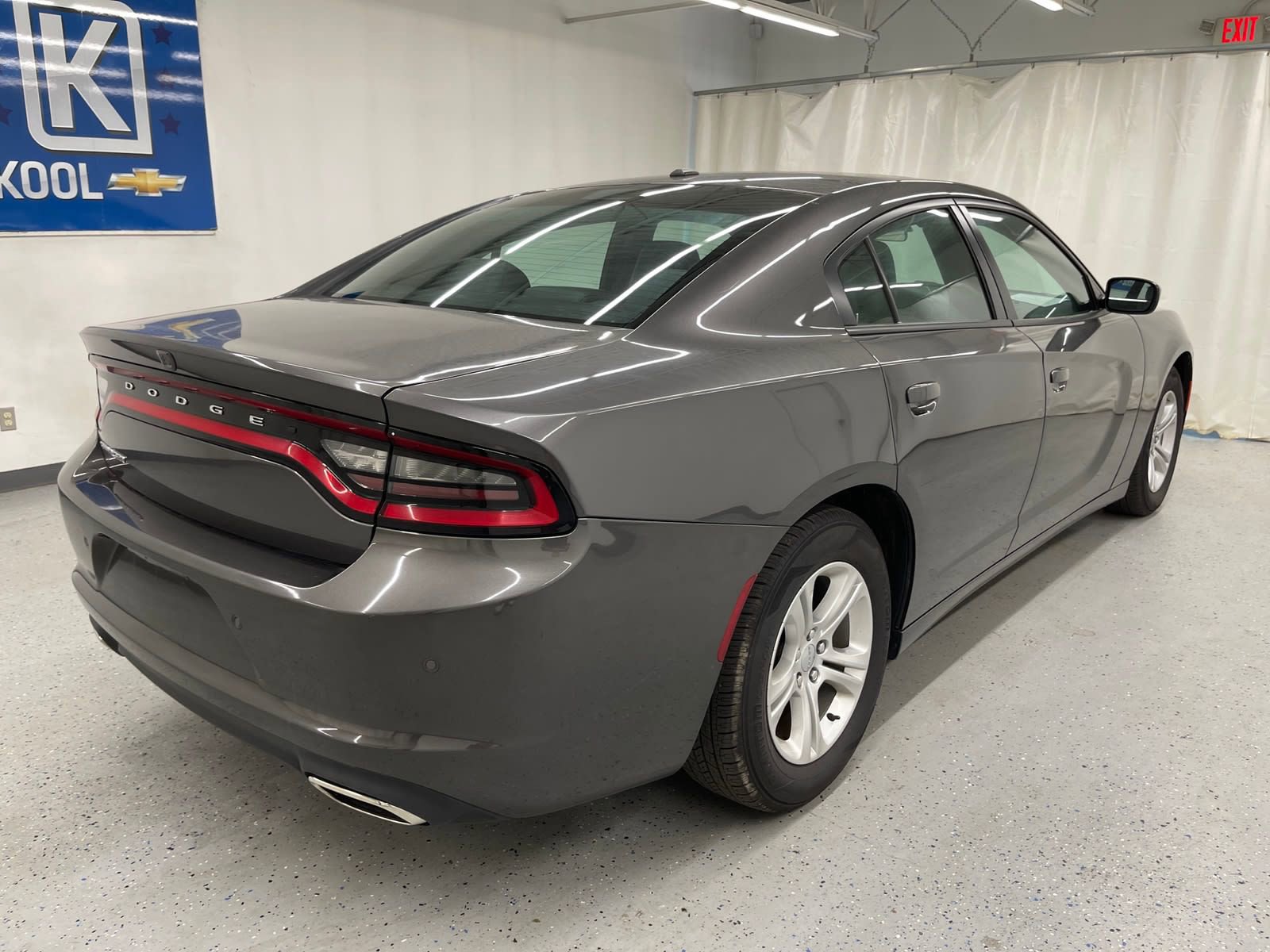 Used 2020 Dodge Charger SXT w/ Leather Interior Group image 2