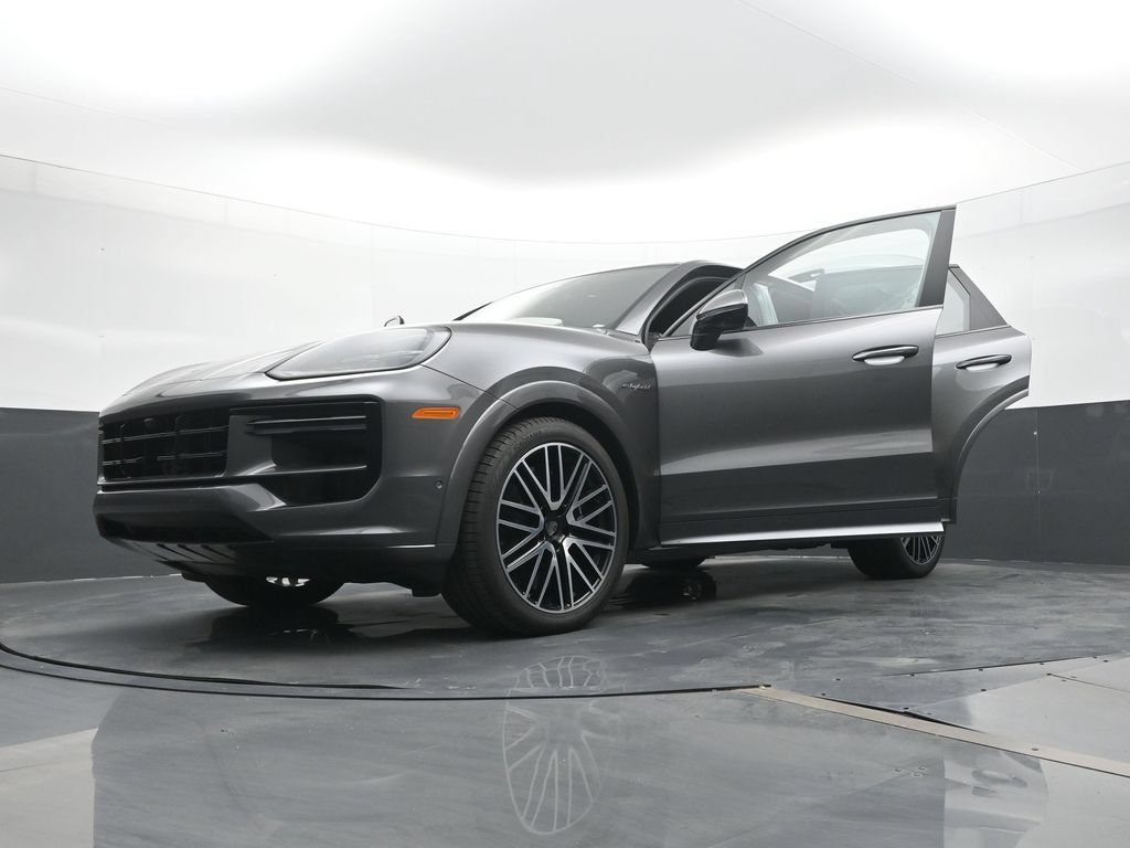 New 2025 Porsche Cayenne Turbo AWD/4WD image 31