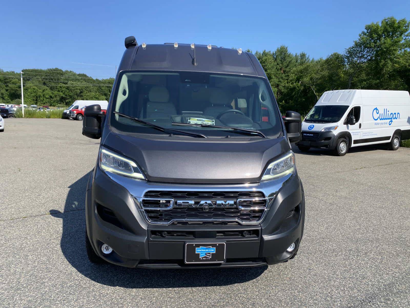 Used 2024 RAM ProMaster 3500 w/ Quick Order Package 22H SLT+ FWD image 2