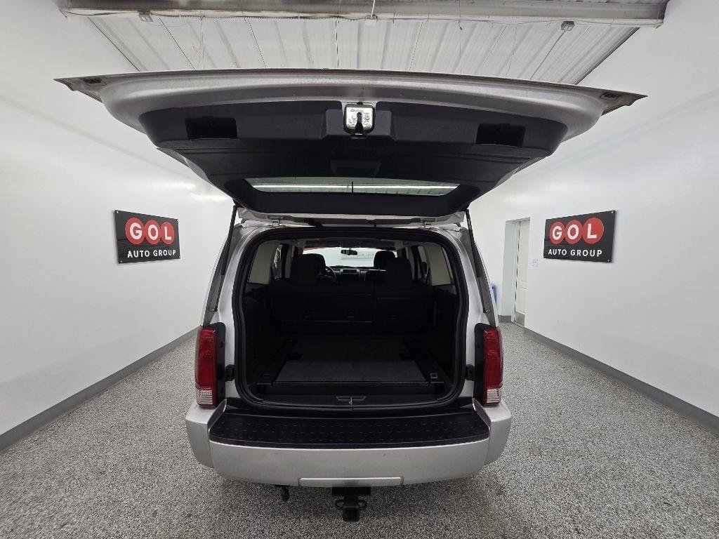 Used 2011 Dodge Nitro Heat RWD image 17