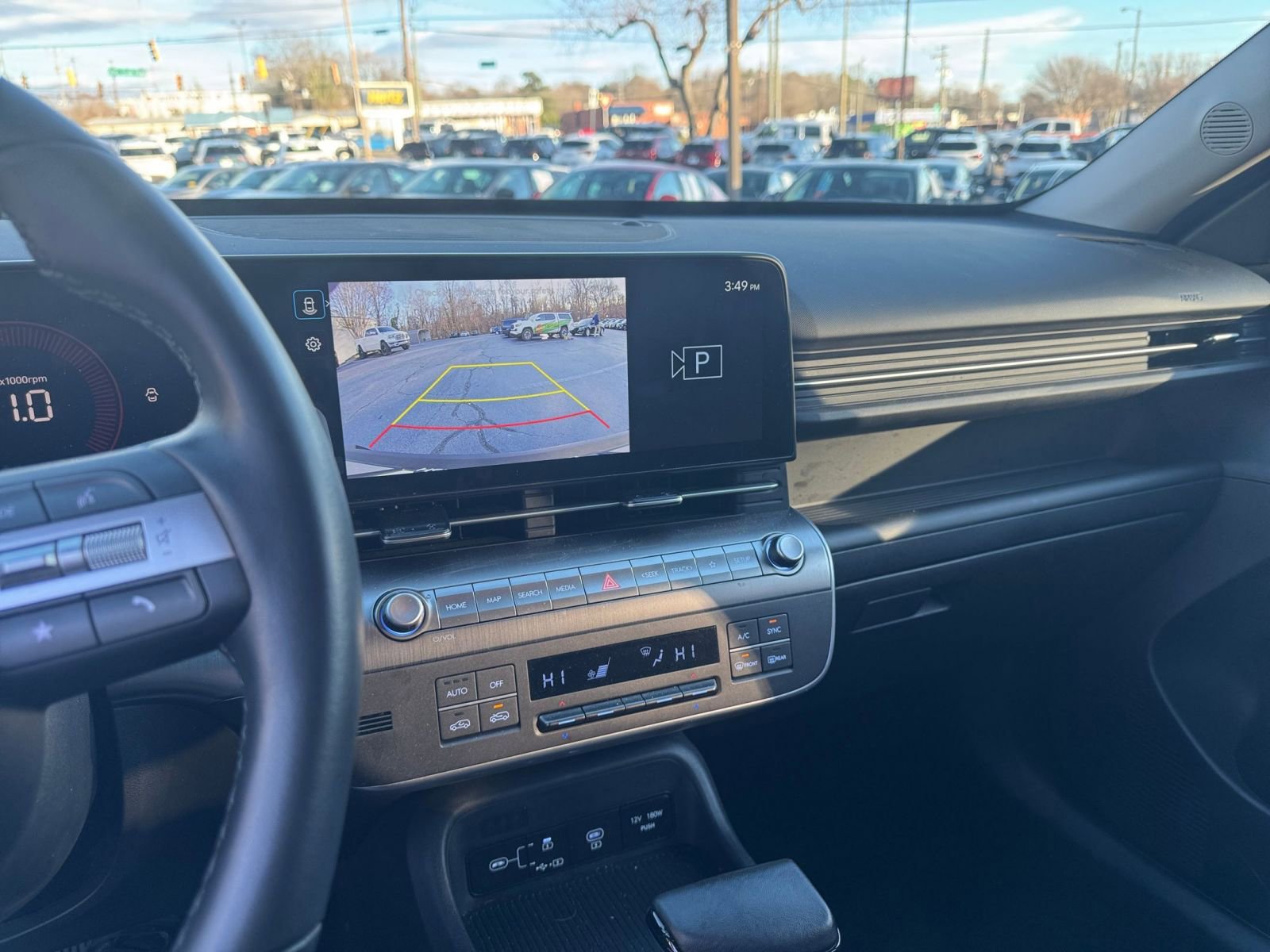 Used 2025 Hyundai Kona SEL image 17