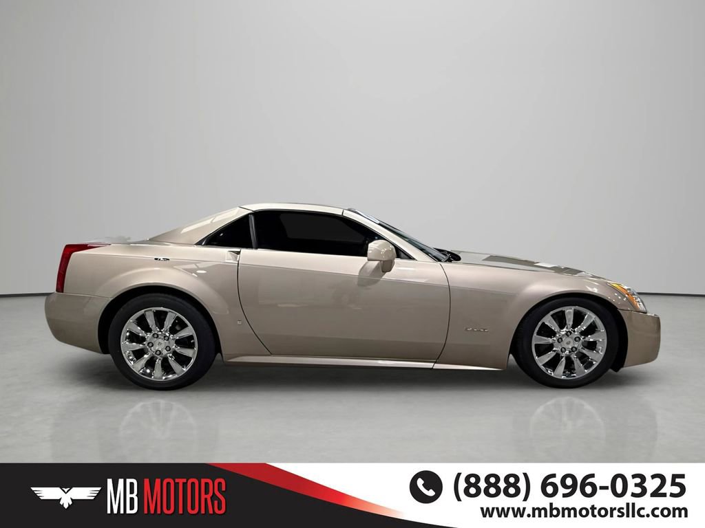 Used 2008 Cadillac XLR RWD image 4