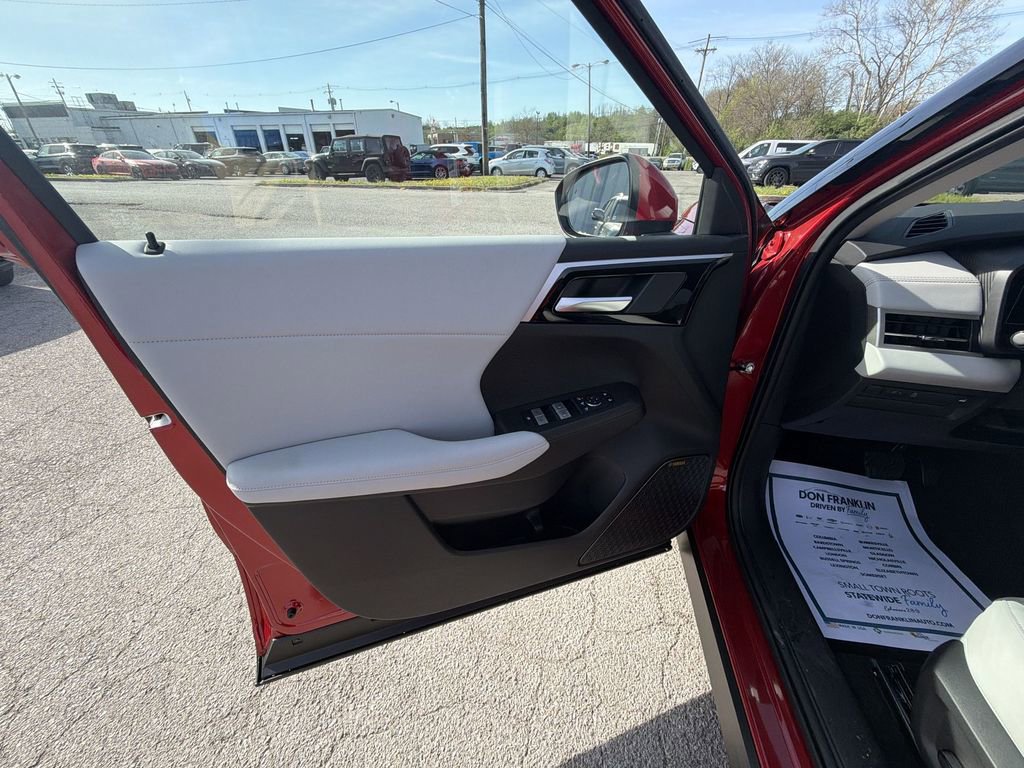 New 2026 Mitsubishi Outlander SE image 13