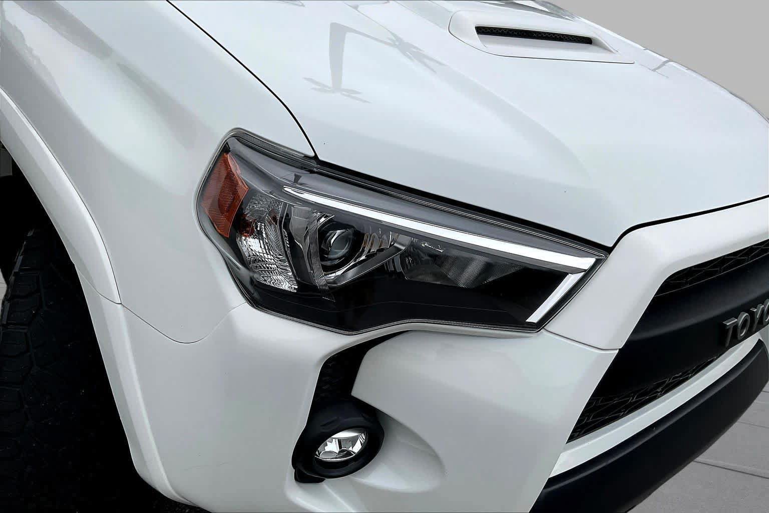 Used 2023 Toyota 4Runner TRD Off-Road Premium w/ Moonroof Package AWD/4WD image 26