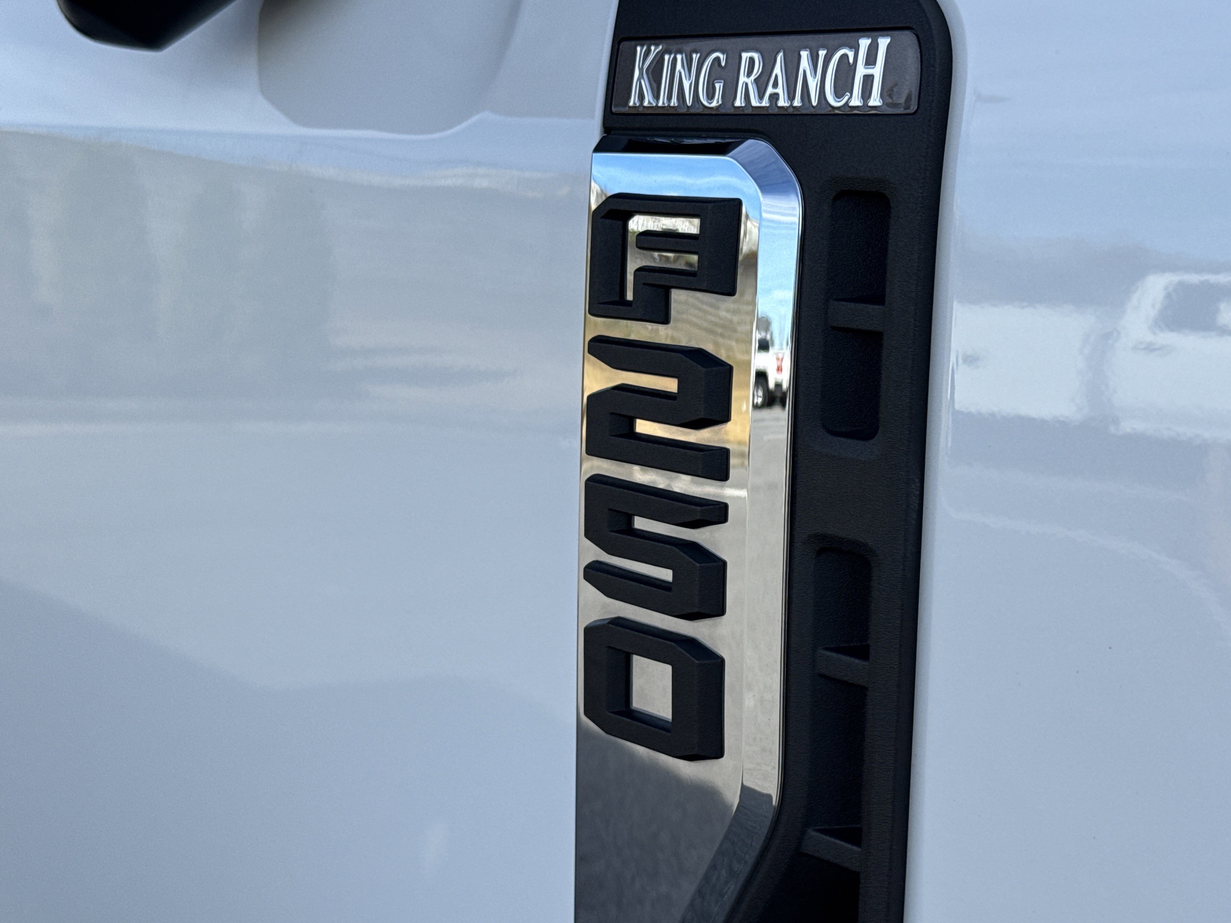 Used 2025 Ford F250 King Ranch w/ FX4 Off-Road Package image 37
