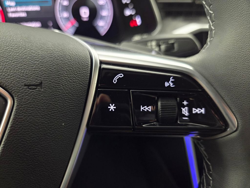 Used 2025 Audi A6 3.0T Premium image 17