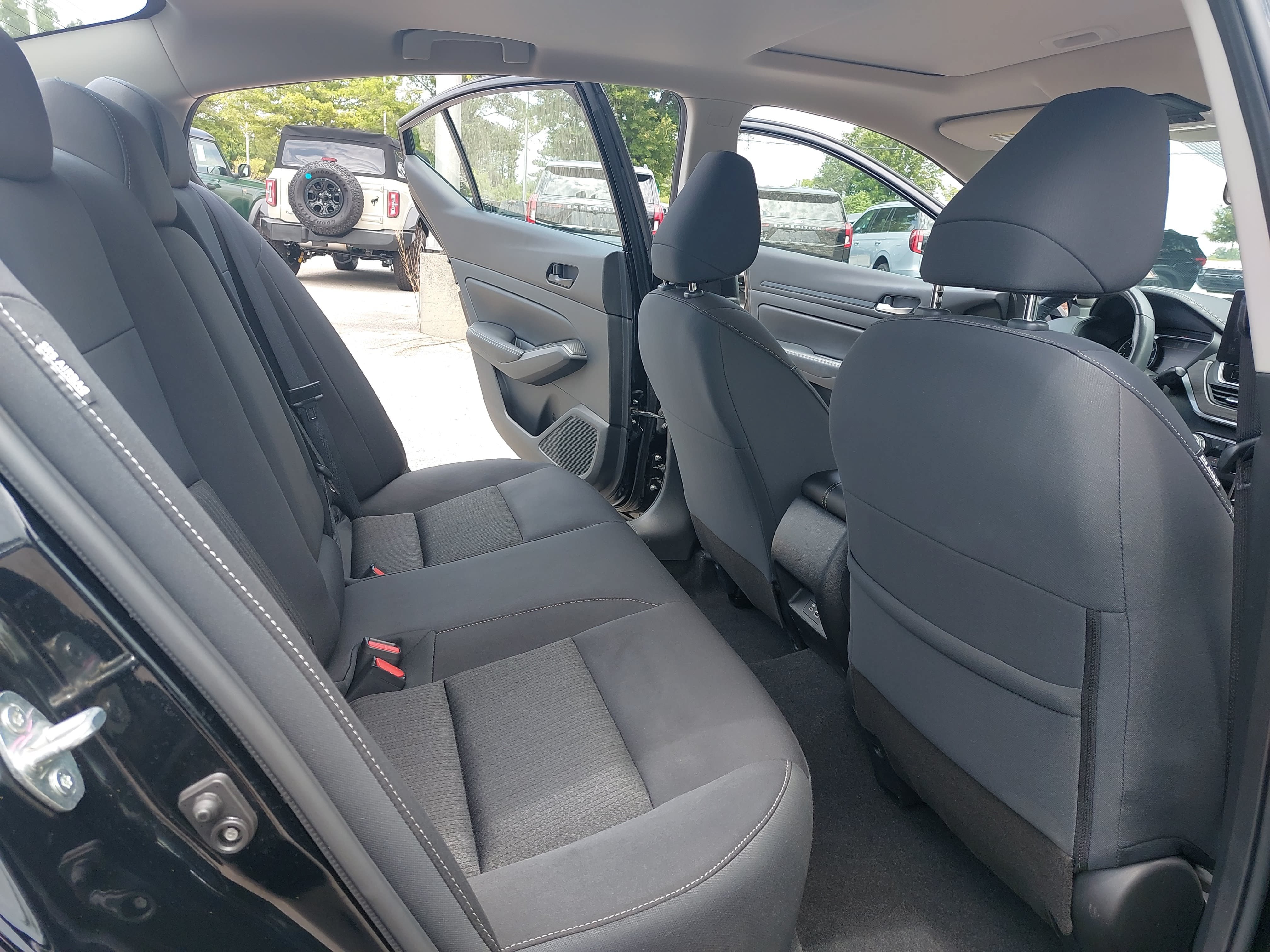 Used 2024 Nissan Altima 2.5 SV w/ SV Premium Package FWD image 12