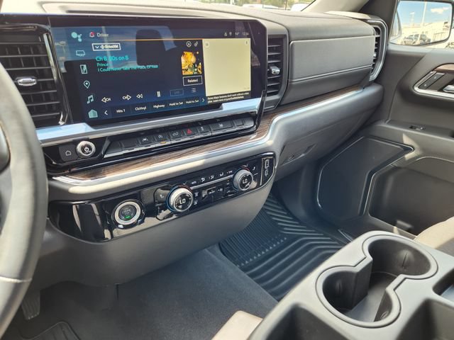 Used 2024 Chevrolet Silverado 1500 LT AWD/4WD image 16