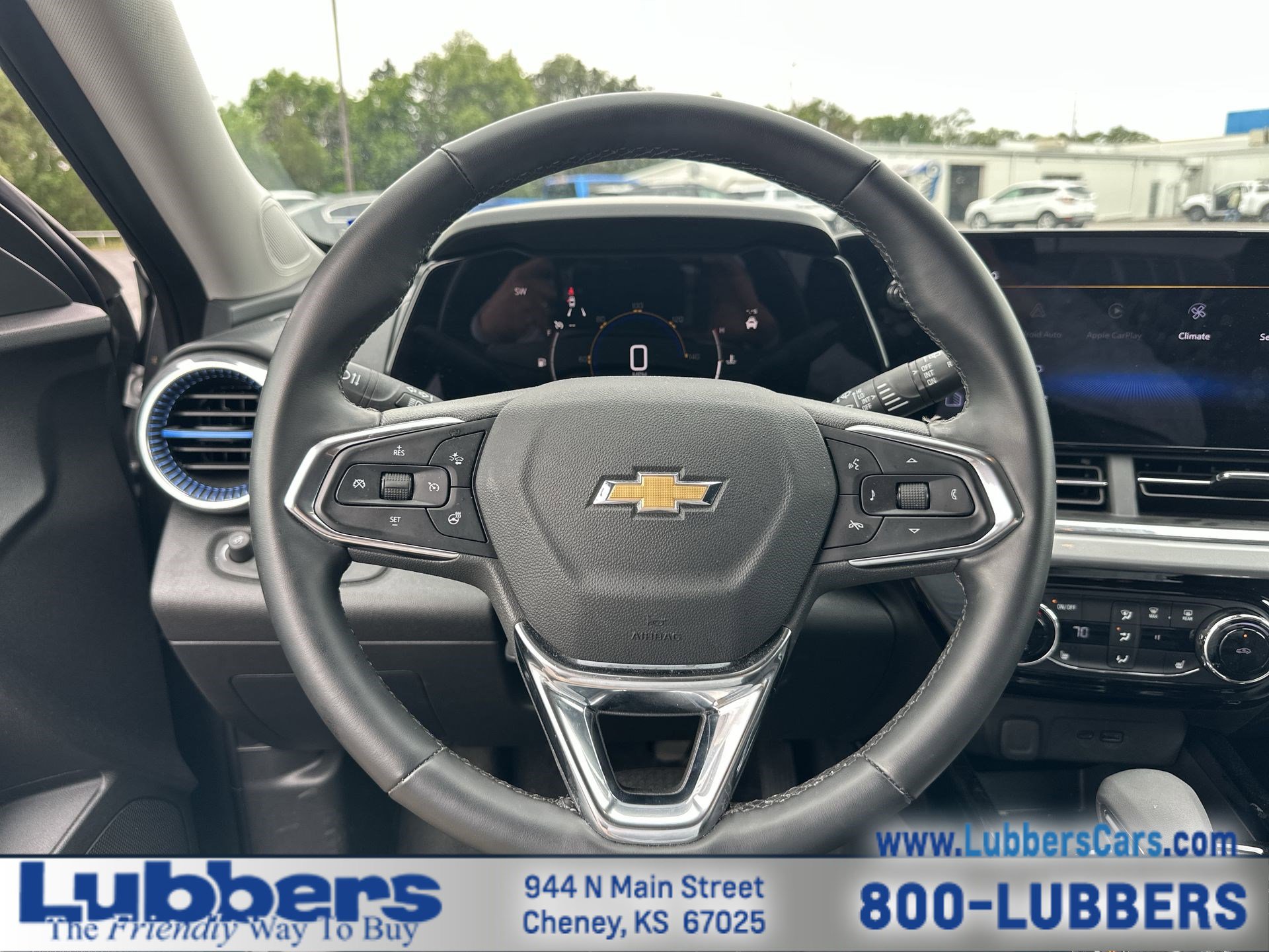 Used 2025 Chevrolet Trax LT w/ LT Convenience Package FWD image 13