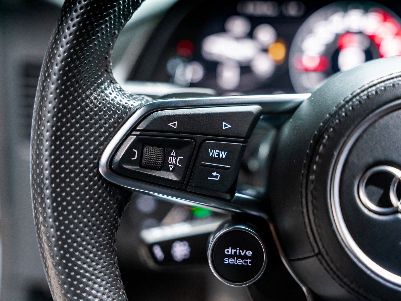 Used 2018 Audi R8 V10 w/ Premium Package image 56