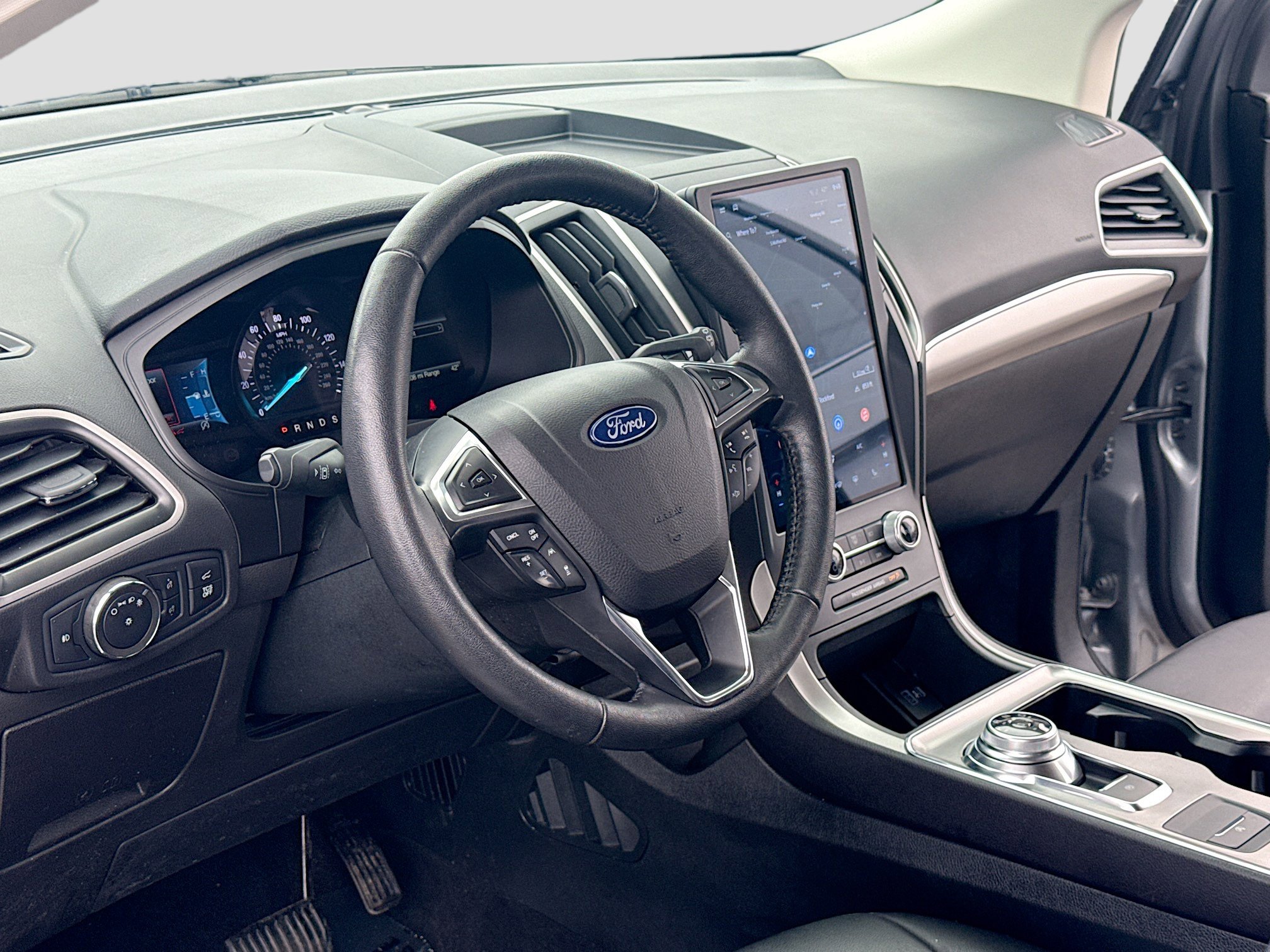 Used 2022 Ford Edge SEL w/ Convenience Package image 4