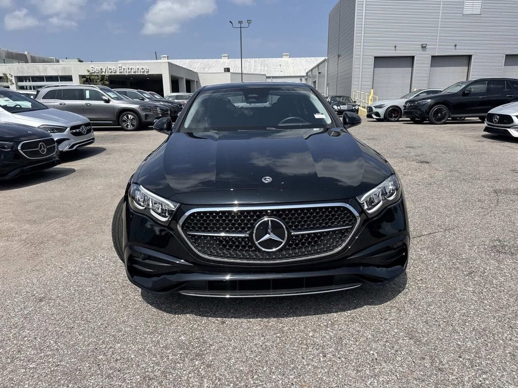 Used 2025 Mercedes-Benz E 450 4MATIC Sedan image 2