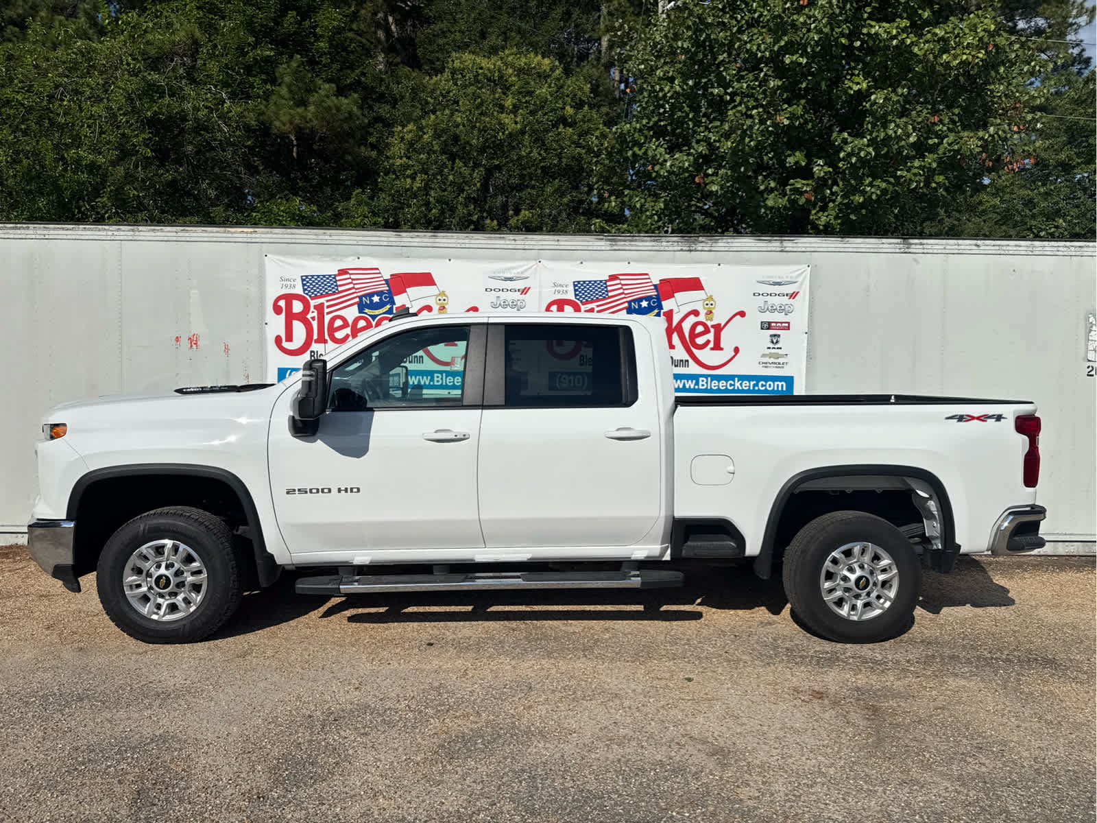 Used 2025 Chevrolet Silverado 2500 LT w/ Convenience Package AWD/4WD image 7