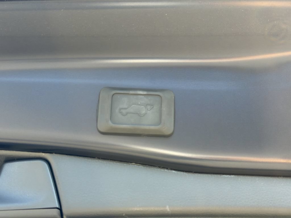 Used 2025 Toyota RAV4 XLE Premium FWD image 12