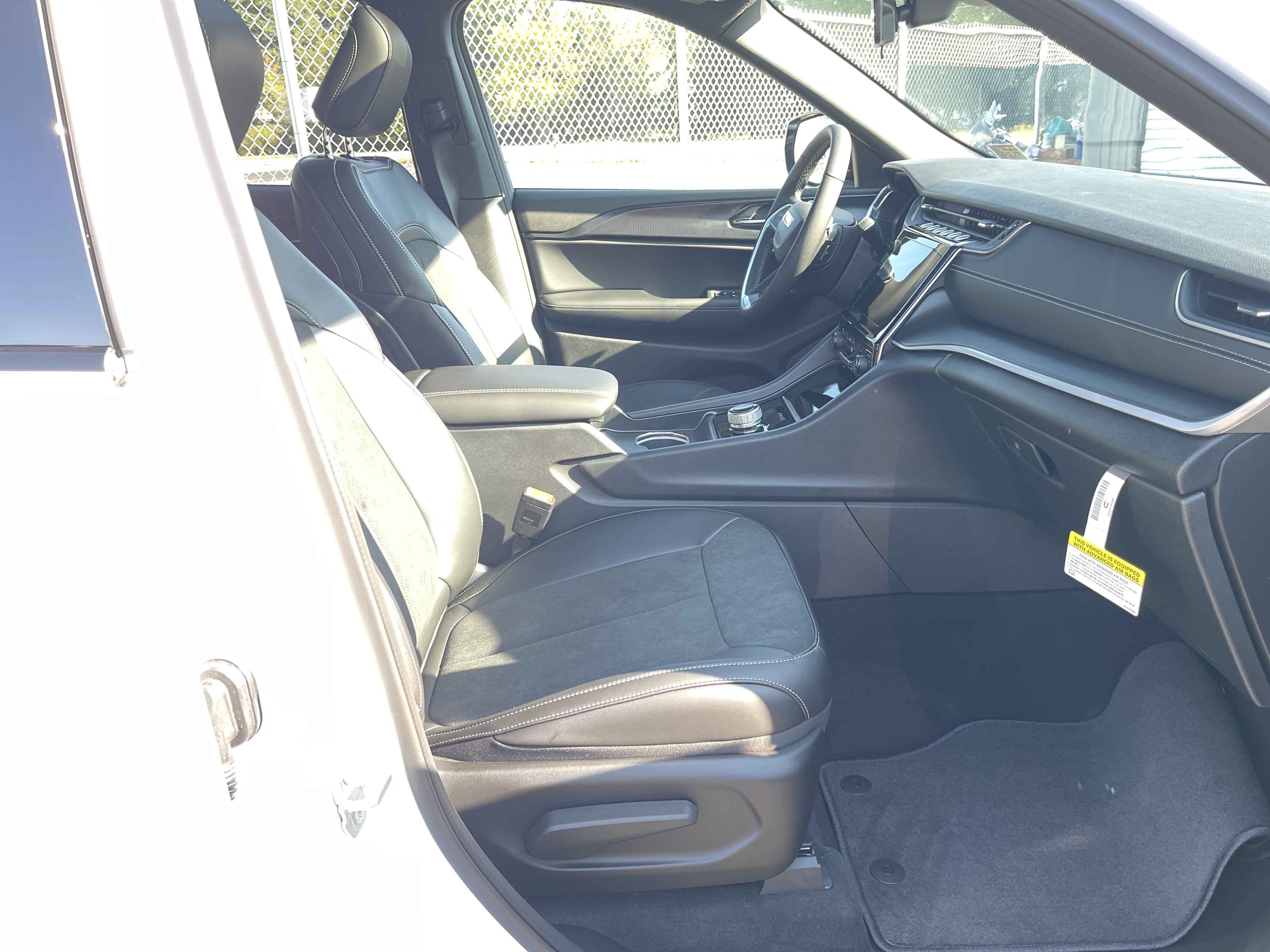 New 2025 Jeep Grand Cherokee L Altitude image 15