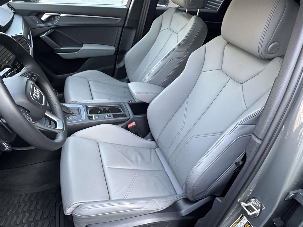 Used 2025 Audi Q3 2.0T Premium w/ Convenience Package image 11