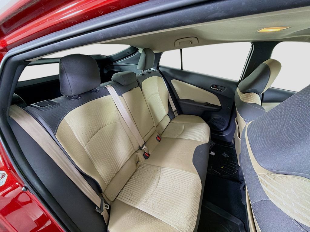Used 2018 Toyota Prius Three w/ Advanced Technology Package image 28