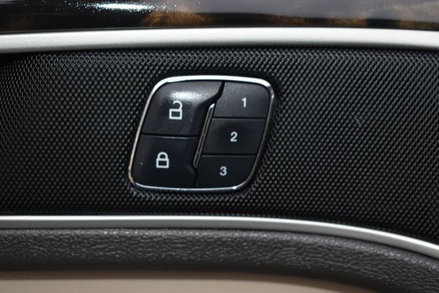 Used 2016 Lincoln MKZ Hybrid image 16