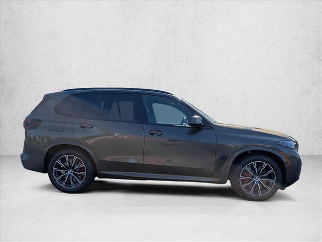 New 2026 BMW X5 xDrive50e w/ M Sport Package AWD/4WD image 4