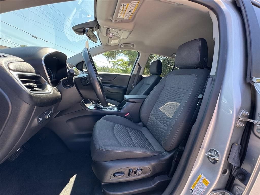 Used 2021 Chevrolet Equinox LT FWD image 17