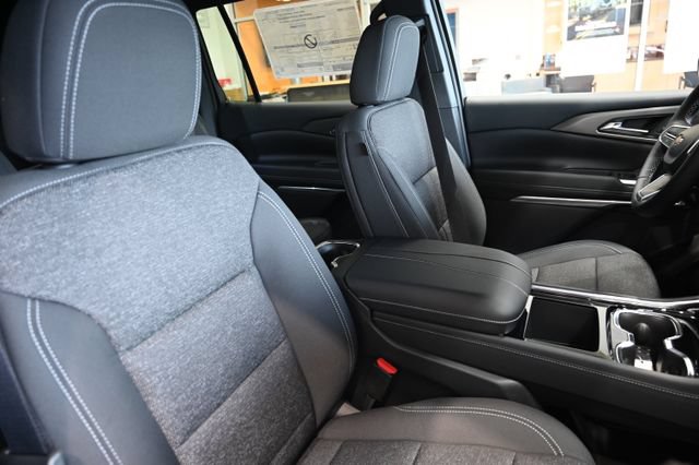 New 2026 Chevrolet Traverse LT w/ LPO, Floor Liner Package FWD image 8