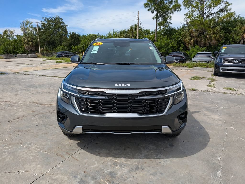 Certified 2026 Kia Seltos EX w/ EX Sunroof Package FWD image 3