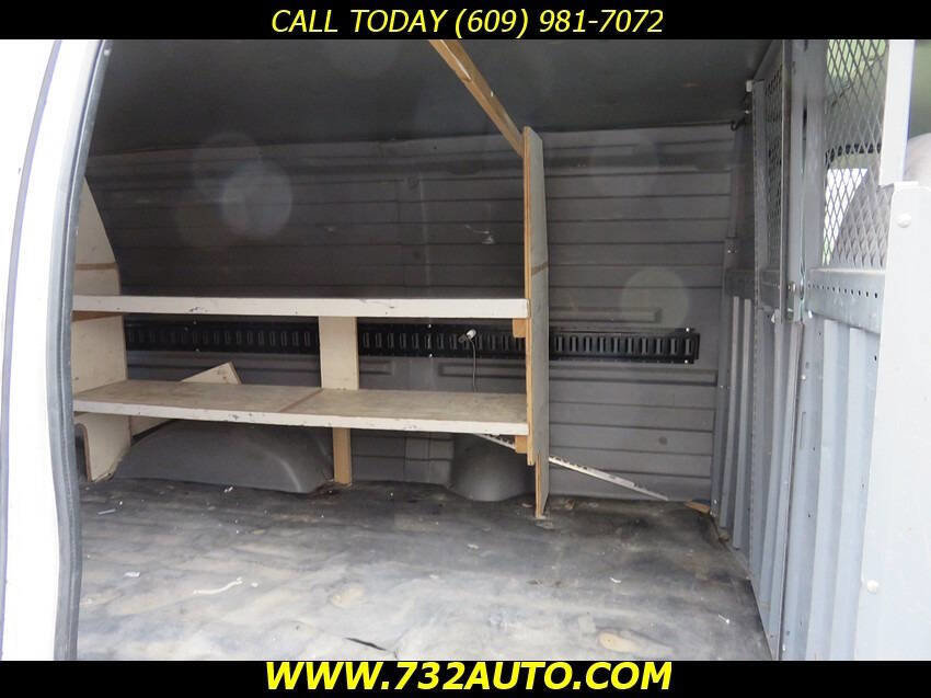 Used 2002 Ford E-150 and Econoline 150 RWD image 18