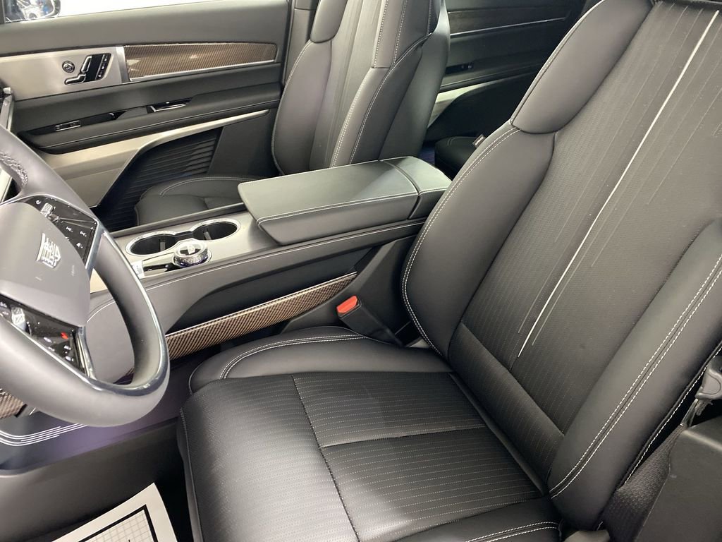 New 2026 Cadillac Vistiq Luxury image 19