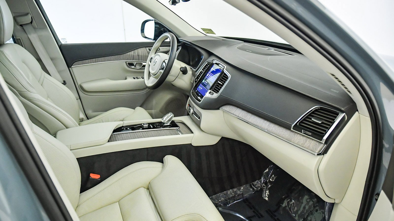 Certified 2023 Volvo XC90 T8 Ultimate image 18