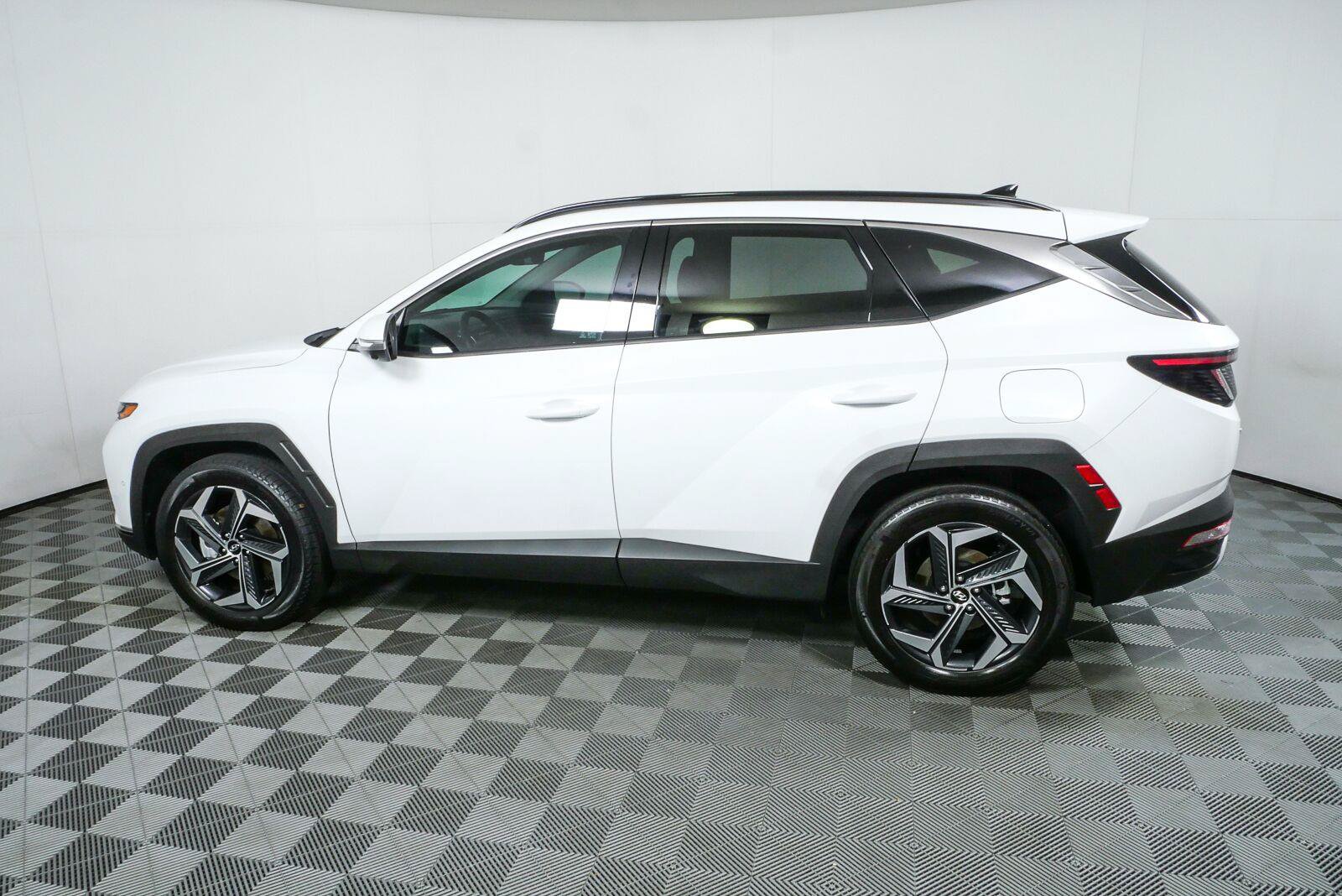 Used 2024 Hyundai Tucson Limited AWD/4WD image 31