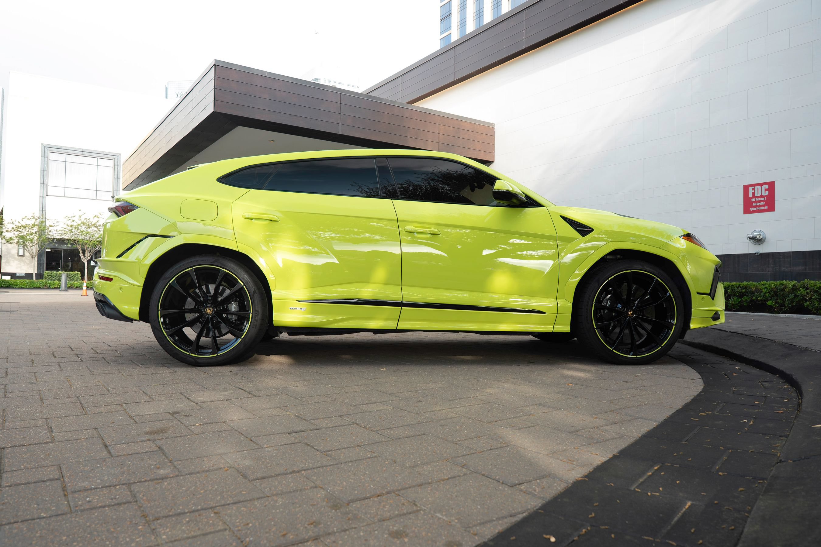 Used 2023 Lamborghini Urus S AWD/4WD image 5
