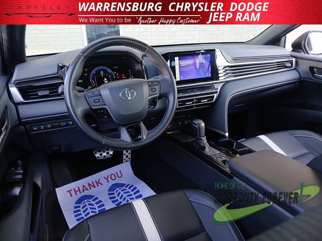 Used 2025 Toyota Camry SE image 14