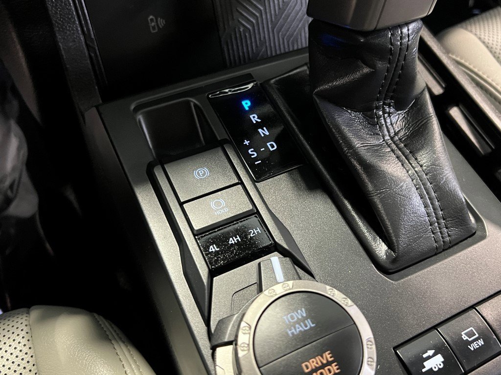 Used 2025 Toyota Tacoma Limited image 42