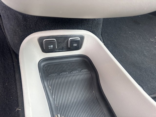 Used 2021 Chrysler Voyager Lxi image 14