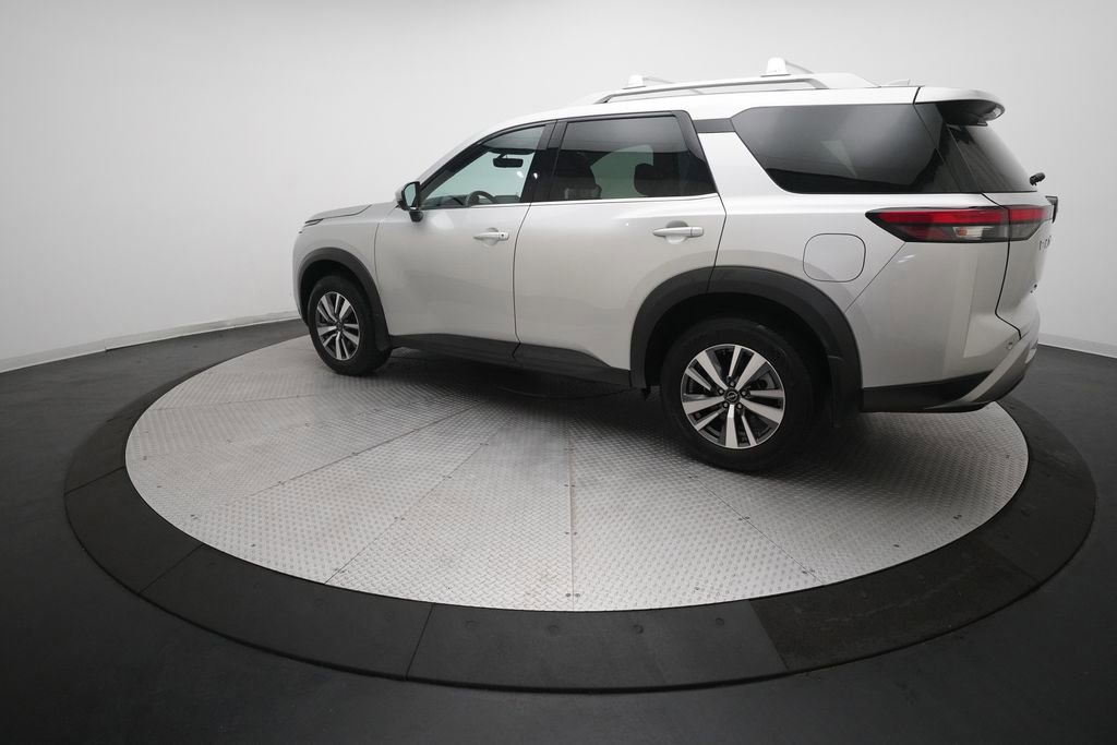 Used 2024 Nissan Pathfinder SL image 12
