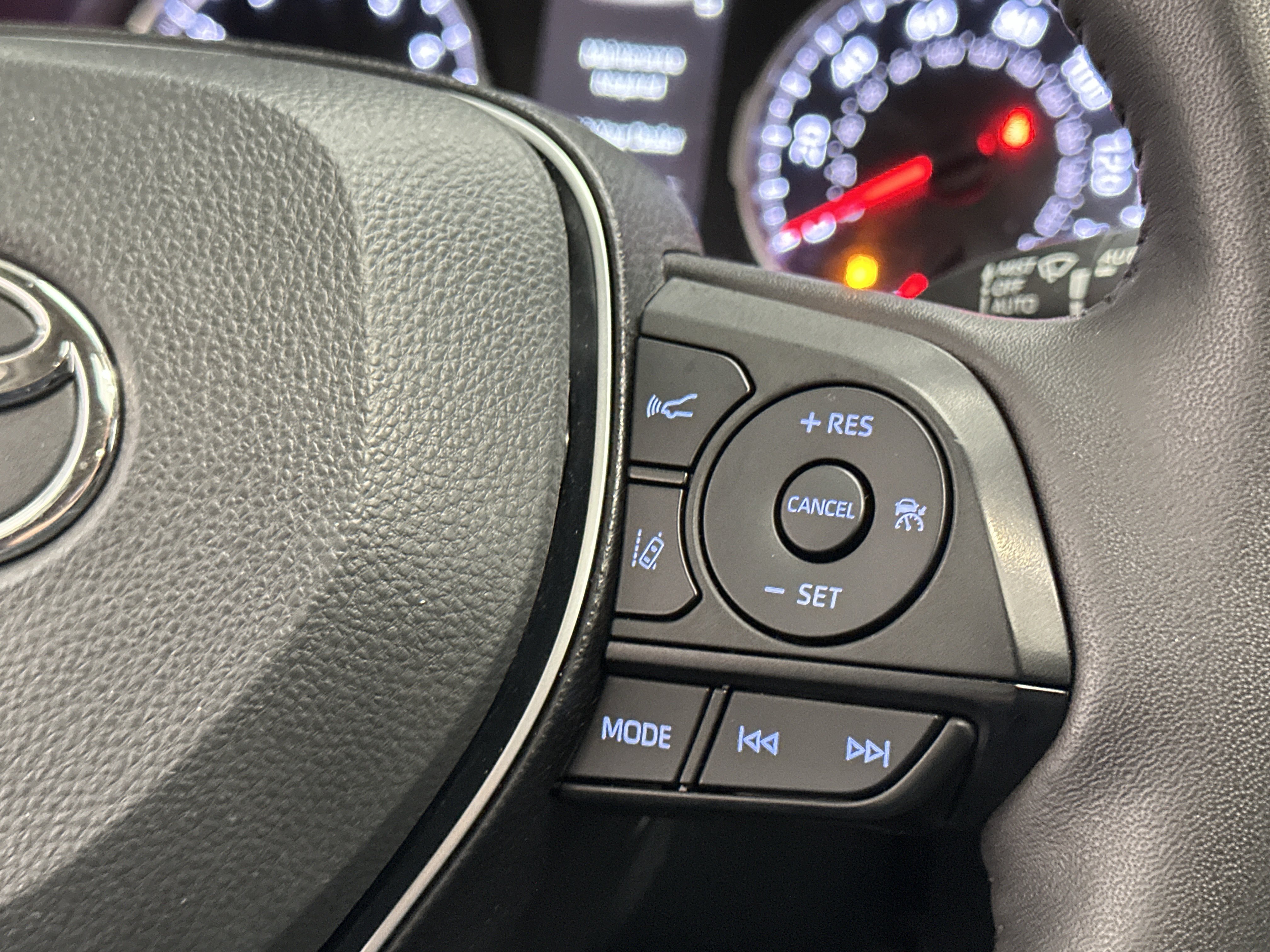 Used 2022 Toyota RAV4 XLE w/ Convenience Package AWD/4WD image 27