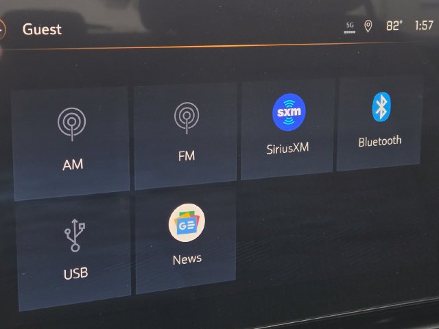 New 2026 Chevrolet Equinox LT w/ Safety and Technology Package FWD image 5