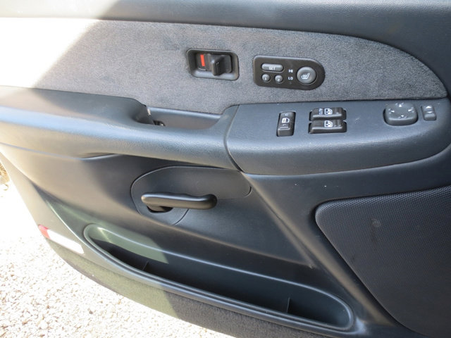 Used 2002 Chevrolet Silverado 2500 LT w/ Off-Road Skid Plate Pkg image 21