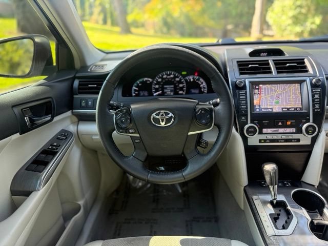 Used 2012 Toyota Camry XLE w/ Leather Pkg FWD image 21