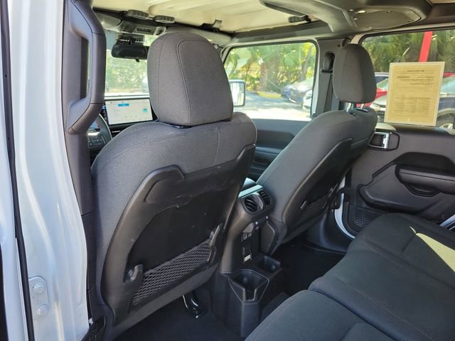 Used 2024 Jeep Wrangler Unlimited Rubicon AWD/4WD image 21